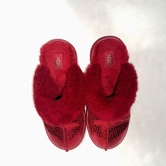 UGG Other - UGG Girl 5 Slippers Cozy II Gel Hearts Loungewear Comfy Warm Cozy‎ Holiday